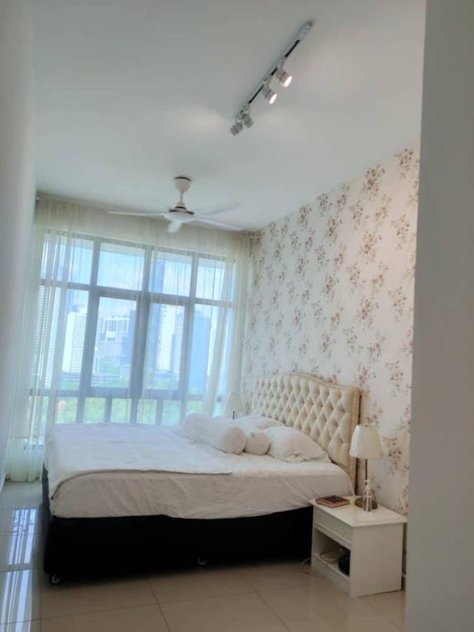 Klcc Legasi Direct View With A Superking Bed At A 3-Bedroom Premium Unit Куала-Лумпур Екстер'єр фото