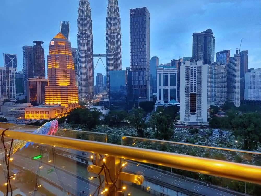 Klcc Legasi Direct View With A Superking Bed At A 3-Bedroom Premium Unit Куала-Лумпур Екстер'єр фото