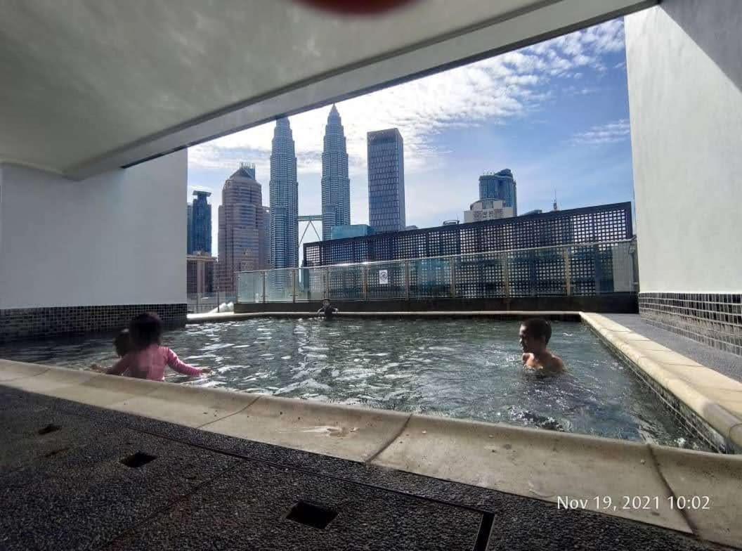Klcc Legasi Direct View With A Superking Bed At A 3-Bedroom Premium Unit Куала-Лумпур Екстер'єр фото