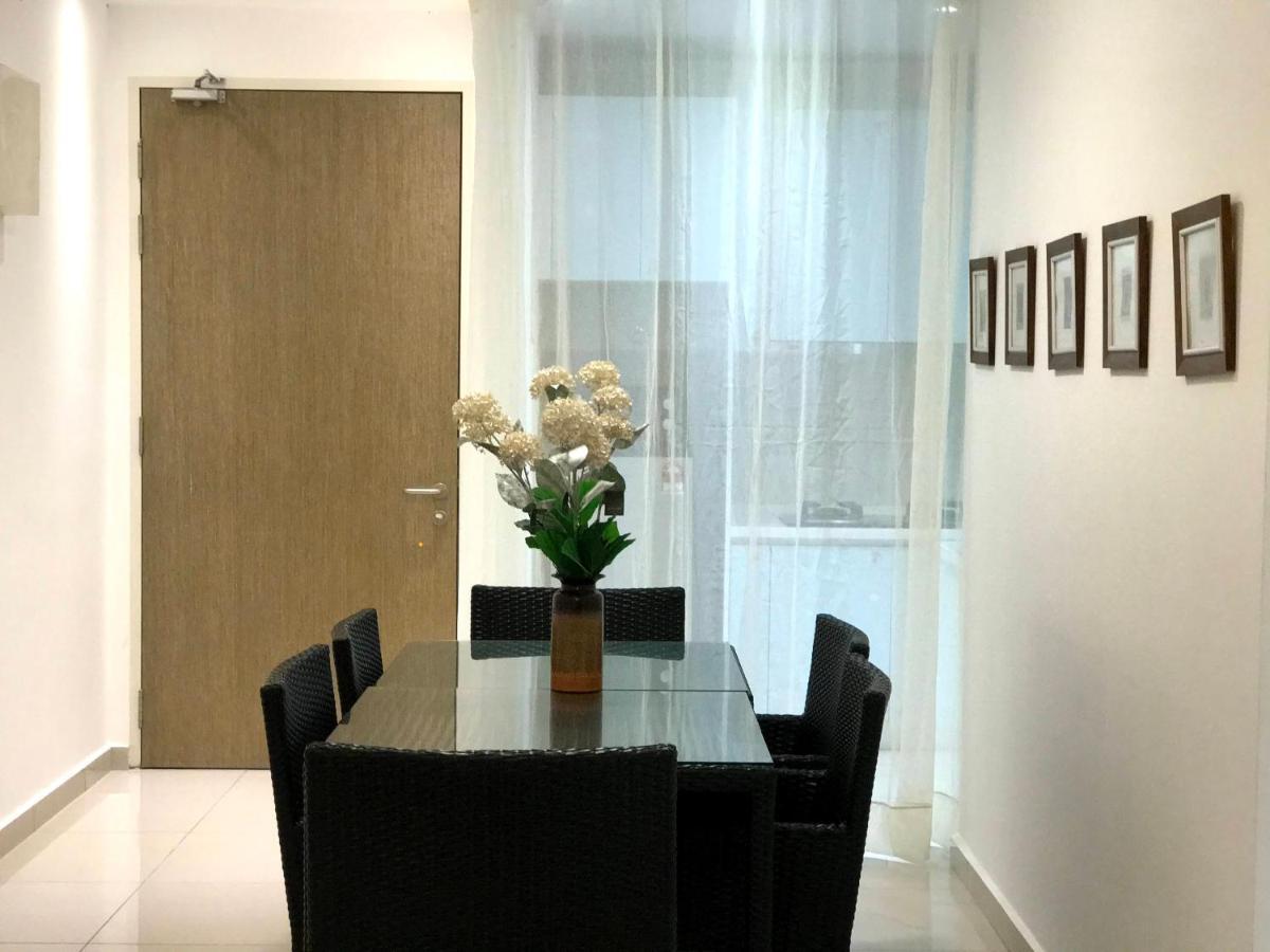 Klcc Legasi Direct View With A Superking Bed At A 3-Bedroom Premium Unit Куала-Лумпур Екстер'єр фото